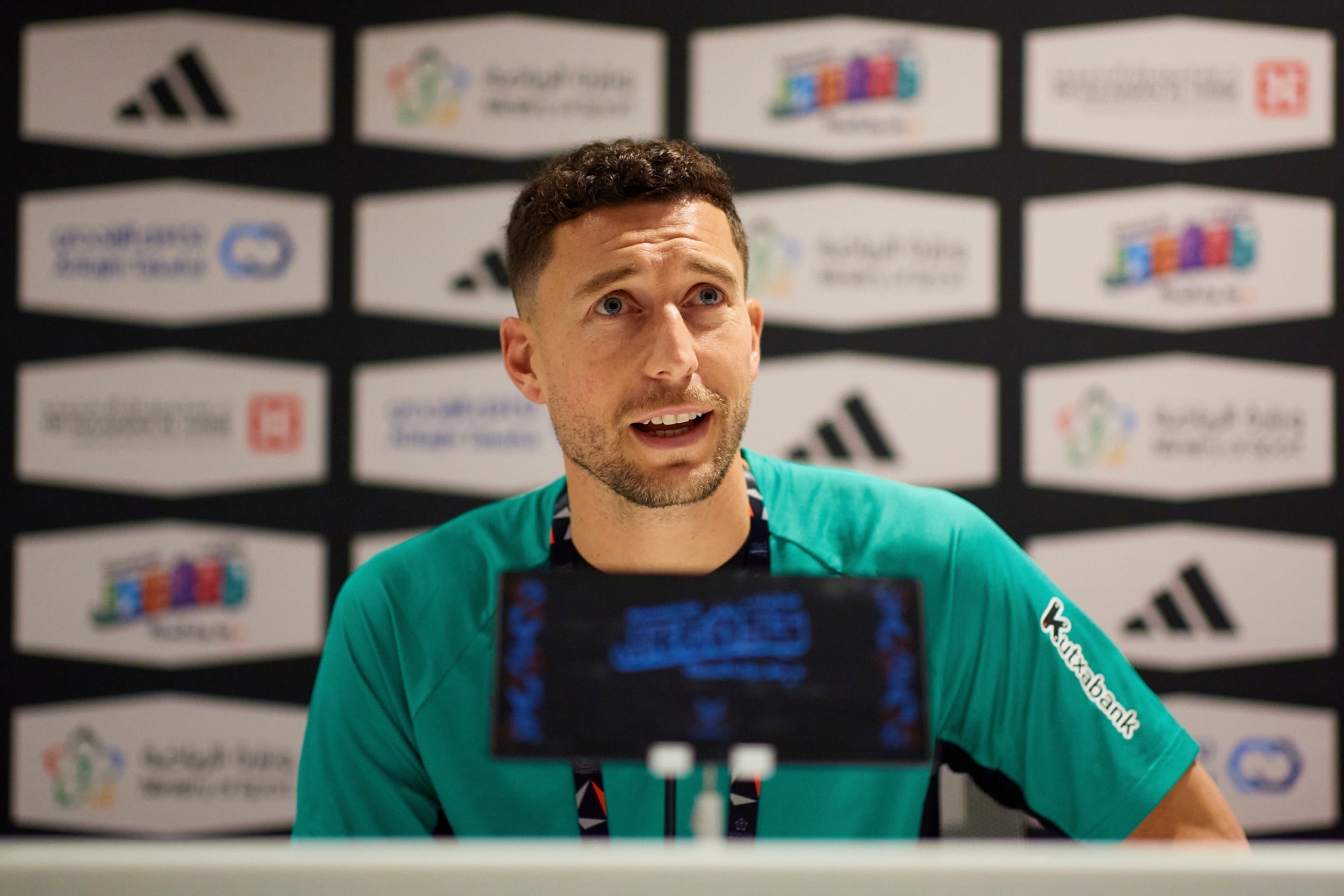 他不仅是一 他不仅是一